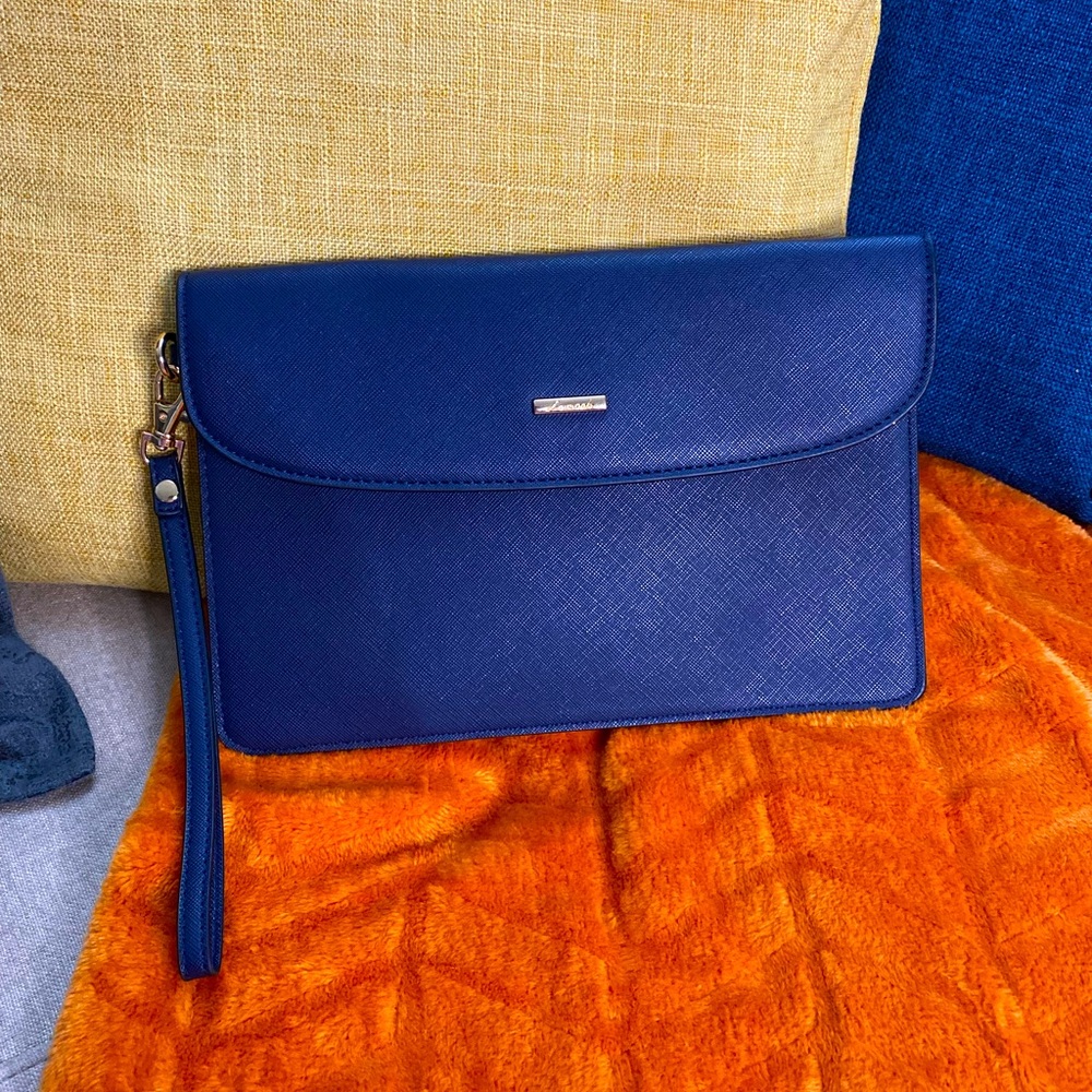 Lovevook clutch purse